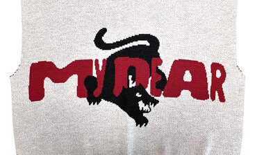 První zkušební úplet motivu My Dear Clothing při vývoji svetru v pletárně KAMA.