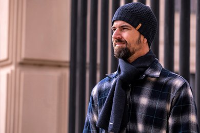 Gestrickter Schal aus Merinowolle Kama S07, Strickmütze Merino GORE WINDSTOPPERJednobarevná varianta čepice z plastického úpletu ze 100% Merino vlny je podšitá pruhem větruodolné a prodyšné membrány GORE WINDSTOPPER®. Kama AW63