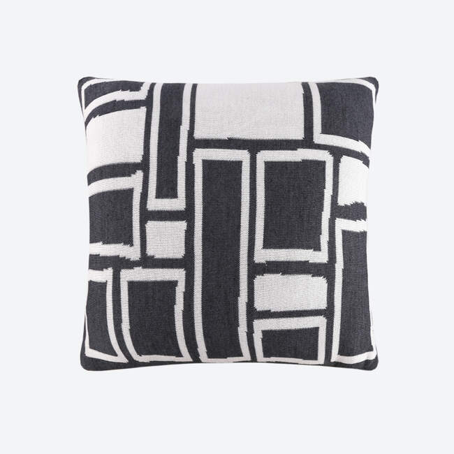 Knitted Merino pillow Kama P4102