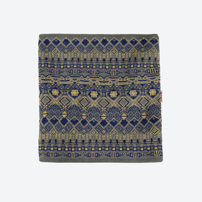 Knitted Merino neckwarmer Kama S42